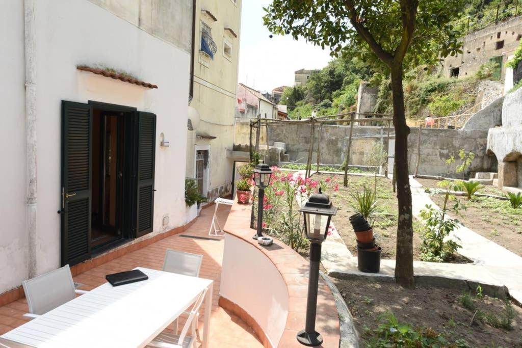 Вилла Casa Annali - House And Garden By The Amalfi Coast Майори Экстерьер фото