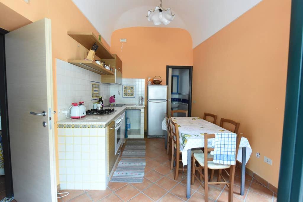 Вилла Casa Annali - House And Garden By The Amalfi Coast Майори Экстерьер фото
